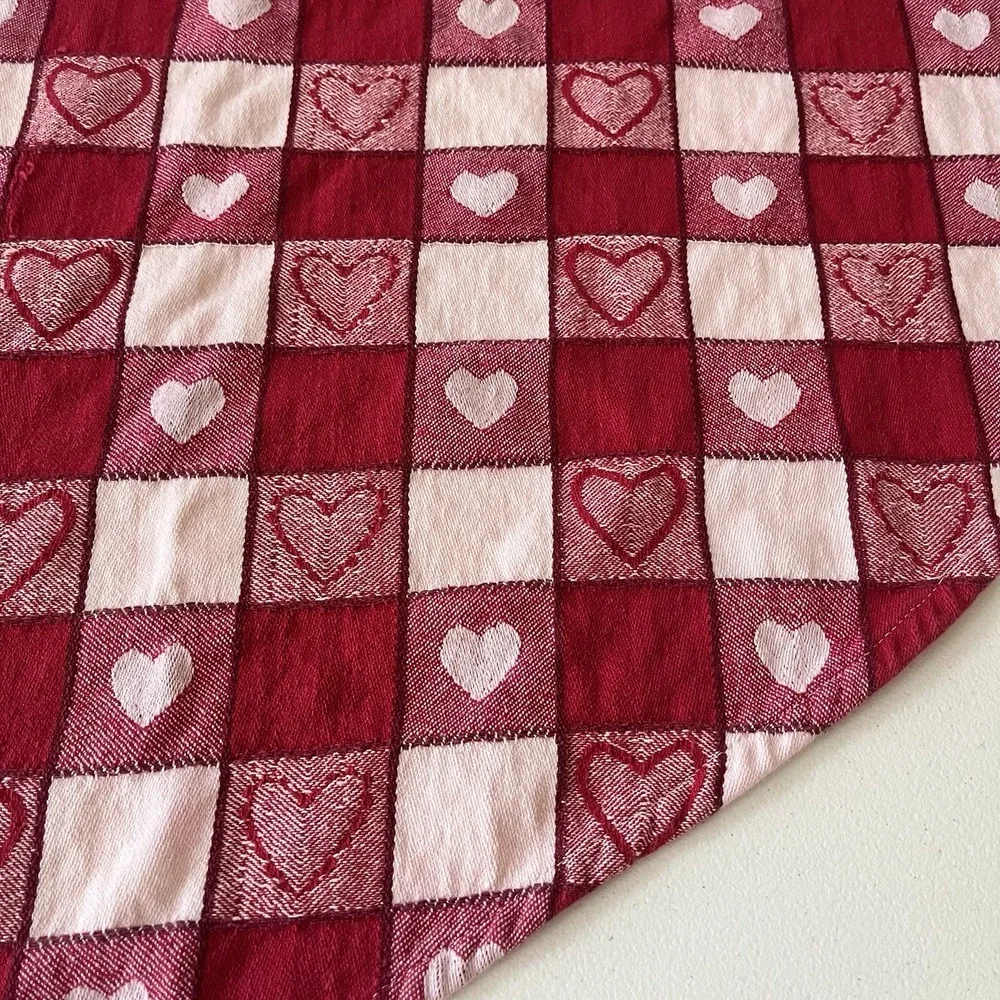 Vtg Avon Fashions Red Heart Round Tablecloth fabric 100% cotton 58